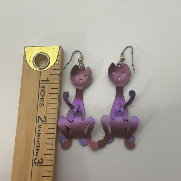VTG Dangle Earrings Handmade Purple Cat 3D Metal Iridescent Purple - Picture 5 of 7